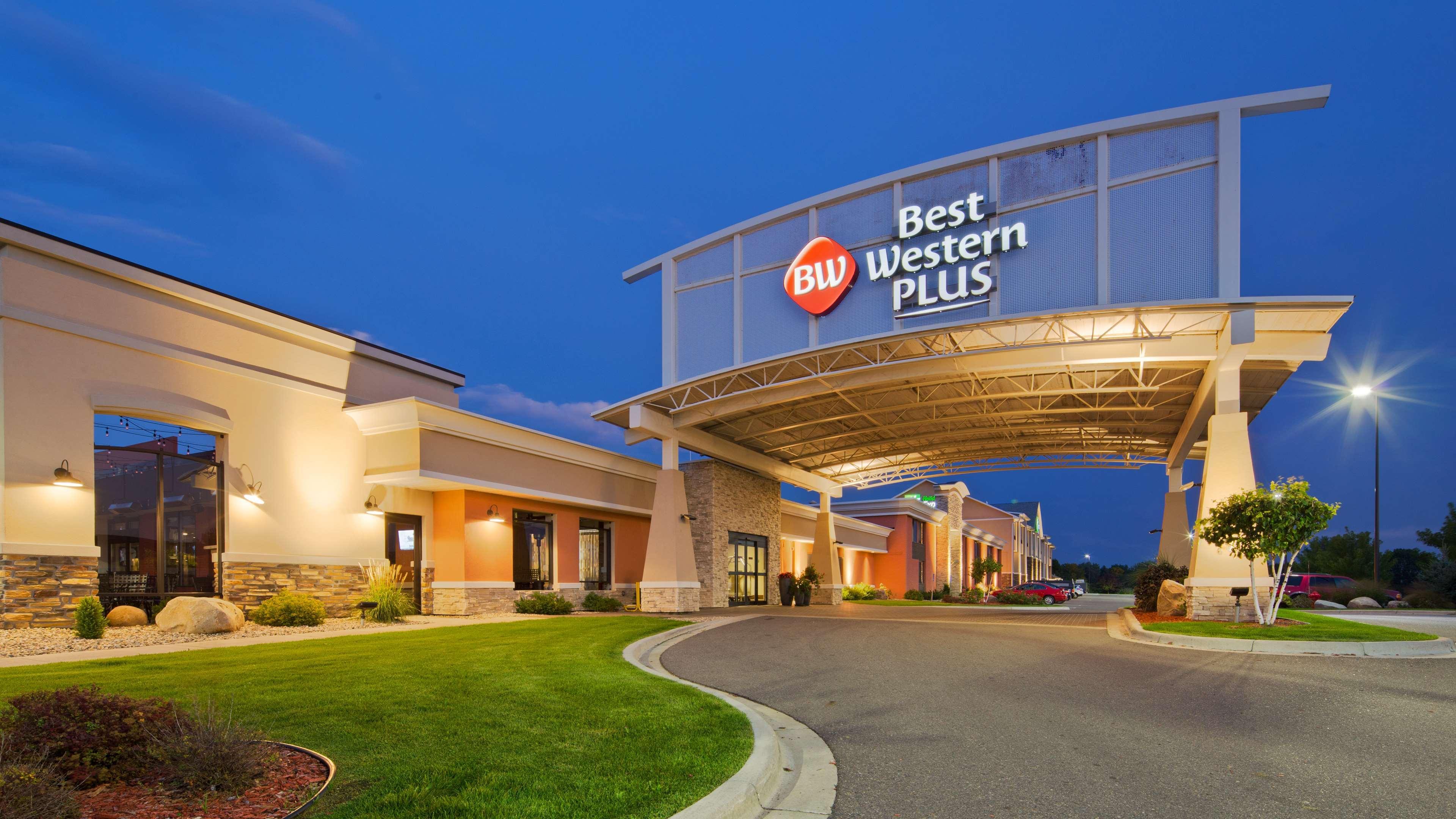 Best Western Plus Willmar Hotel Exterior photo